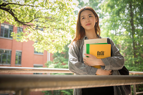 深圳户口积分入户申请条件,本科毕业落深户